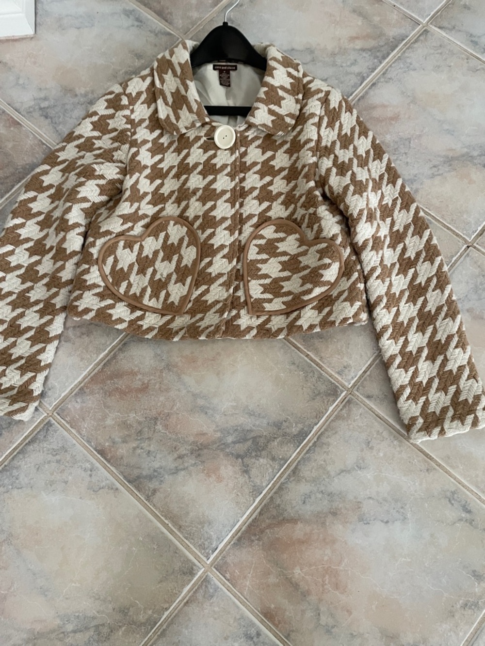Womens Cropped Houndstooth Jacket in Beige & Cream